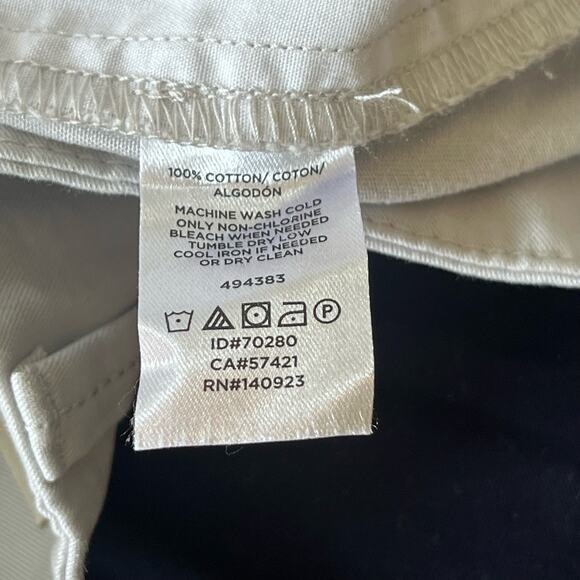 Bundle of 3 New Loft 6" Cotton Women's Shorts Size 8 - Preppy Tan, Grey & Navy - Picture 9 of 10